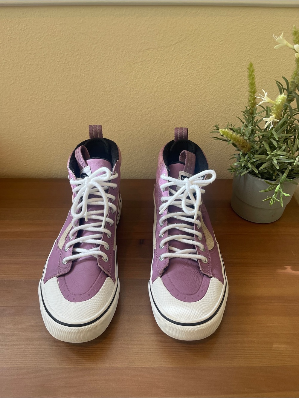 Vans SK8-HI MTE 2.0 DX VNOA4P3ITUK
Men's Size 7.5 Women's 9 Violet Purple